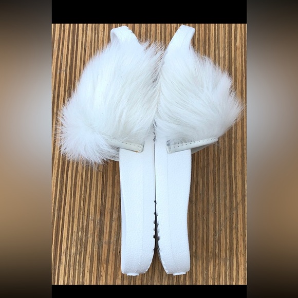 UGG Royale White Sheepskin Fur Slides Slip on Sandals Size 6 - Picture 6 of 11